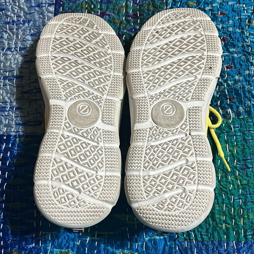COLE HAAN ZEROGRAND yellow Regatta boat shoes. 9.5B. - Picture 4 of 9